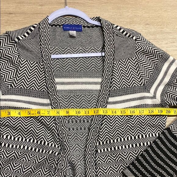 Simply Styled by Sears Black & White Geometric Open Cardigan Sweater M - Picture 10 of 14